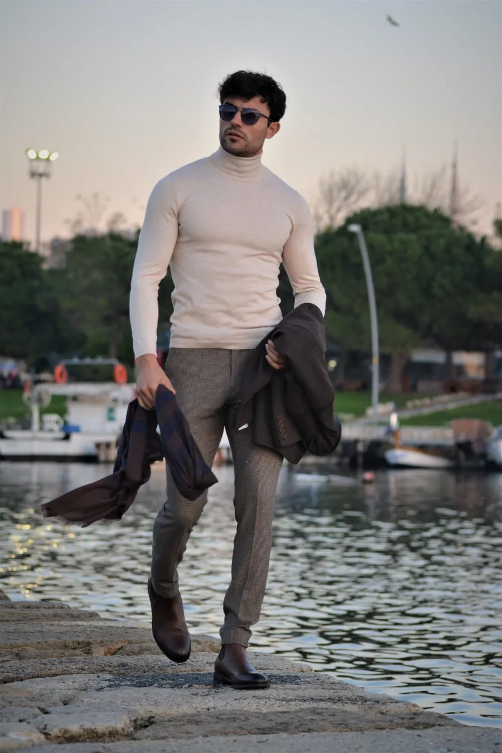 Brooks Slim Fit Beige Woolen Turtleneck